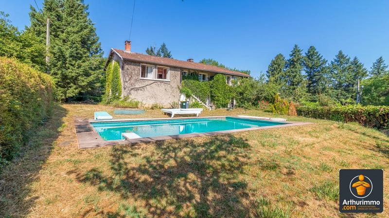 Maison - 240 m² - 8 pièces