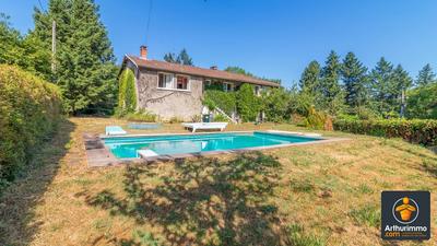 Maison - 240 m² - 8 pièces