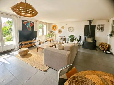 Maison - 98 m² - 5 pièces