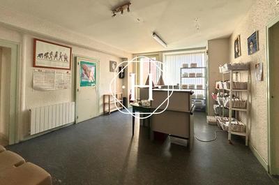 Local commercial - 94 m² - 5 pièces