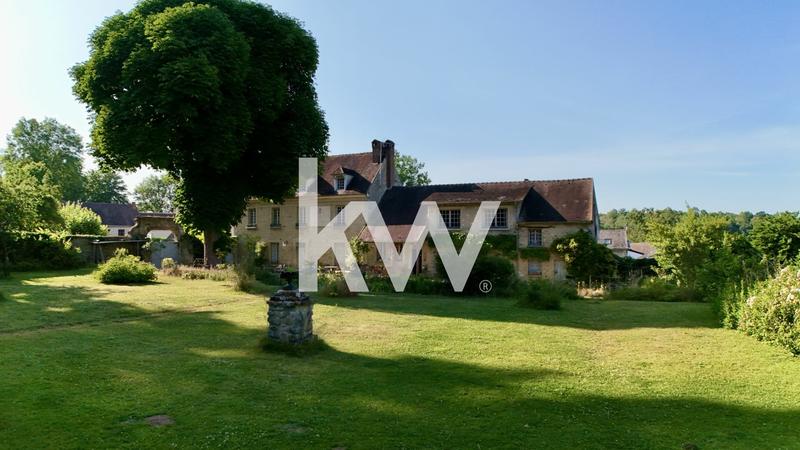 Maison - 296 m² - 18 pièces