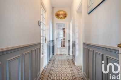 Maison - 248 m² - 9 pièces