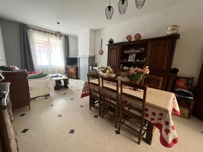 Maison - 99 m² - 5 pièces