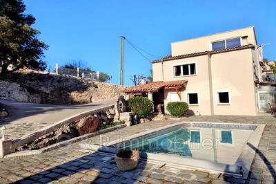 Maison - 185 m² - 8 pièces