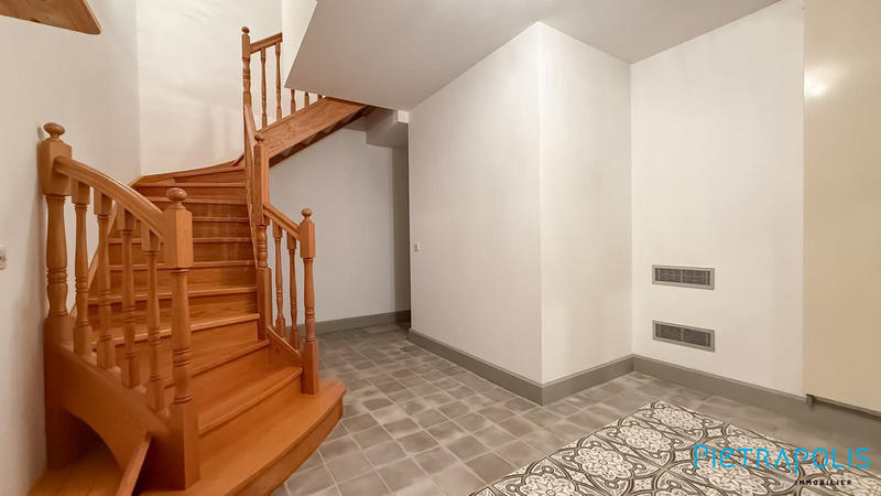 Maison - 583 m² - 15 pièces