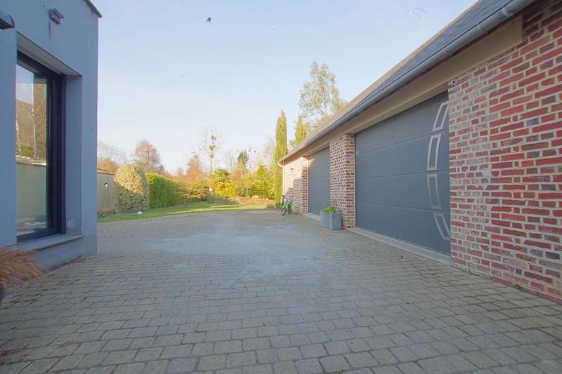 Maison - 230 m² - 6 pièces