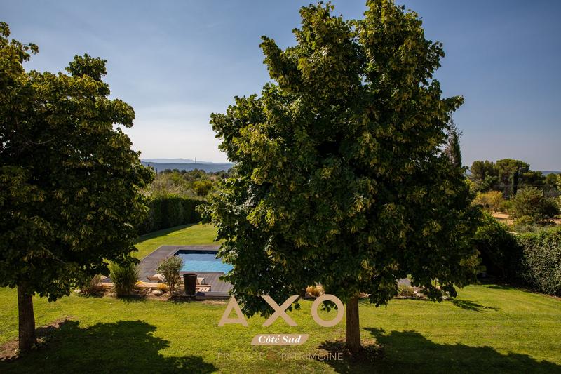 Maison - 300 m² - 10 pièces