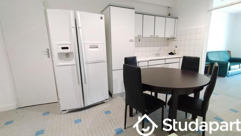 Chambre - 12 m² - 1 pièce