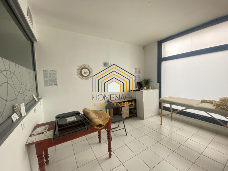 Local d'activités - 244 m²