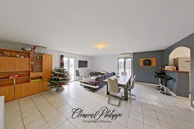 Maison - 102 m² - 4 pièces