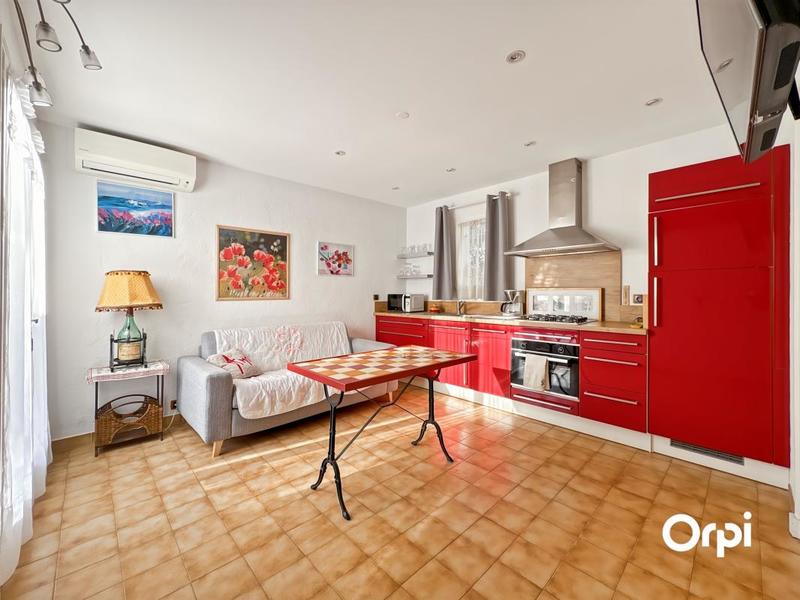 Maison - 280 m² - 9 pièces