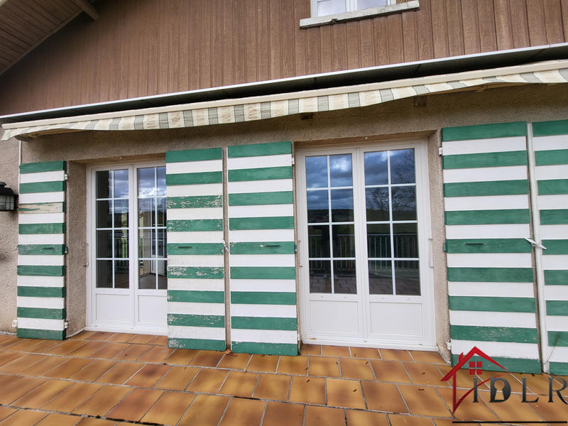 Maison - 235 m² - 8 pièces