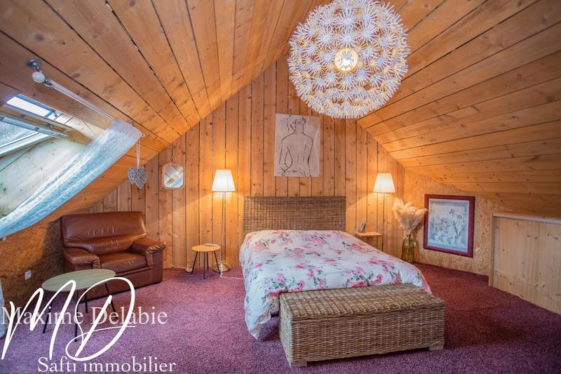 Maison - 180 m² - 8 pièces