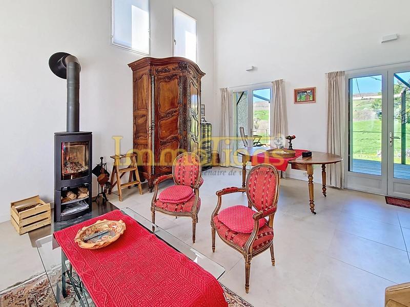 Maison - 182 m² - 7 pièces