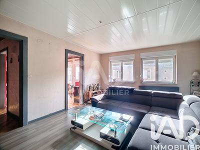 Maison - 99 m² - 5 pièces
