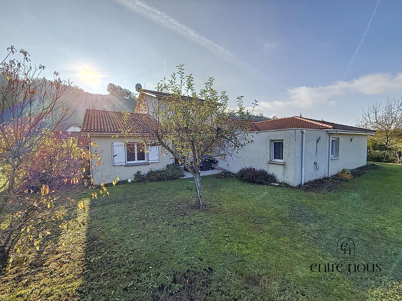 Maison - 250 m² - 5 pièces