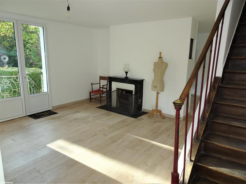 Maison - 240 m² - 9 pièces