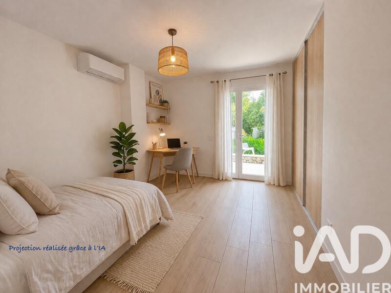 Maison - 240 m² - 7 pièces