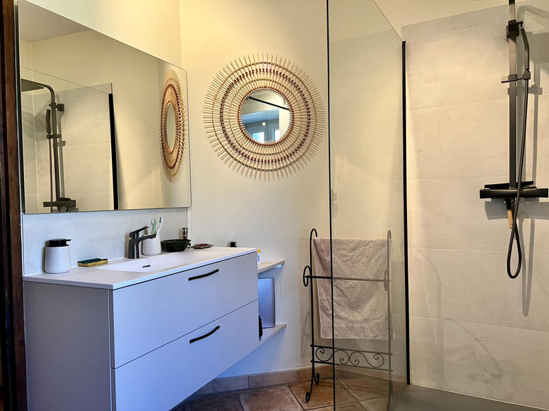 Mas - 182 m² - 9 pièces