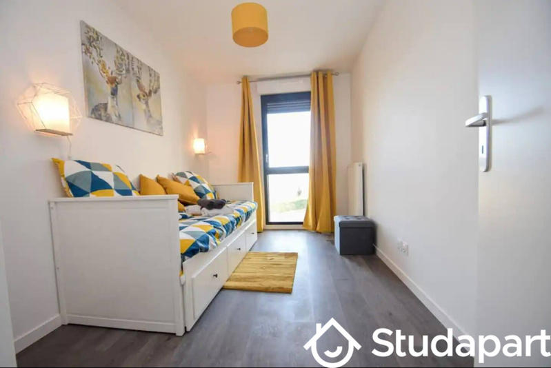 Chambre - 12 m² - 1 pièce