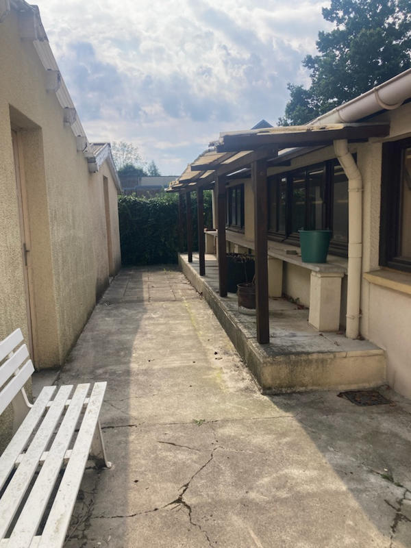 Maison - 235 m² - 10 pièces