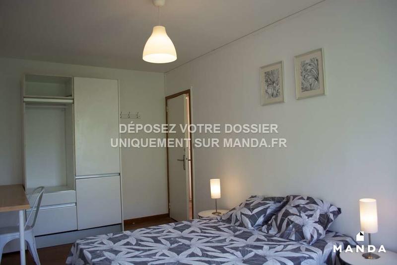 Chambre - 11 m² - 6 pièces