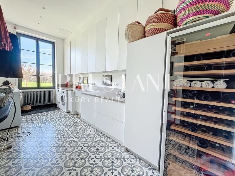 Maison - 655 m² - 14 pièces