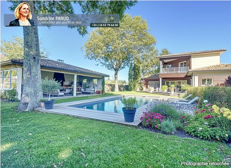 Maison de ville - 244 m² - 6 pièces