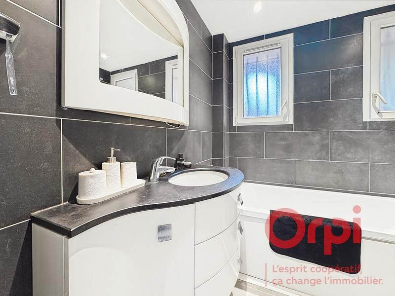 Maison - 146 m² - 8 pièces