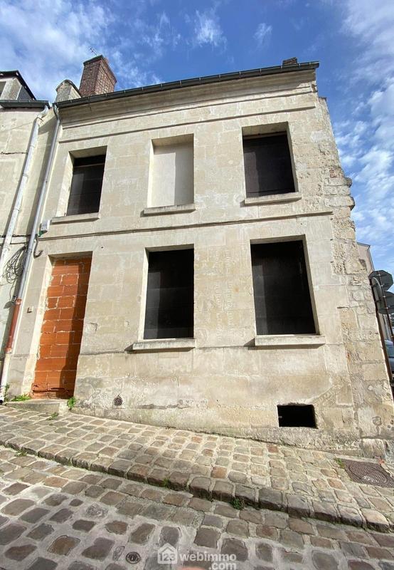 Maison de ville - 273 m² - 1 pièce