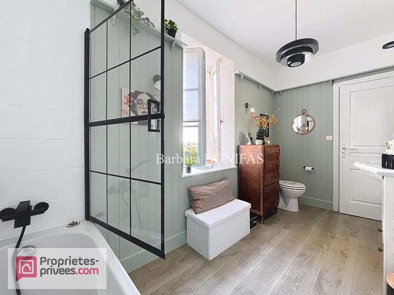 Maison - 200 m² - 5 pièces