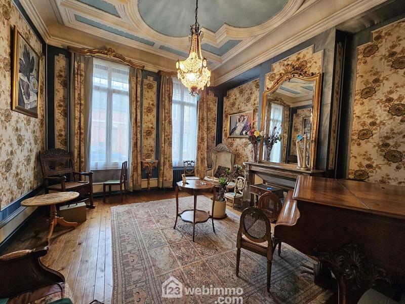 Maison - 353 m² - 9 pièces