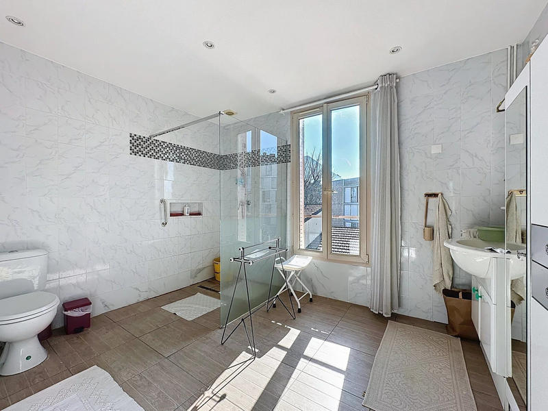 Maison - 186 m² - 7 pièces