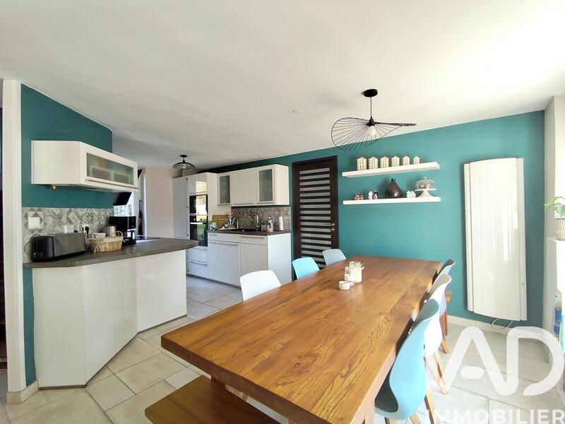 Maison - 104 m² - 5 pièces