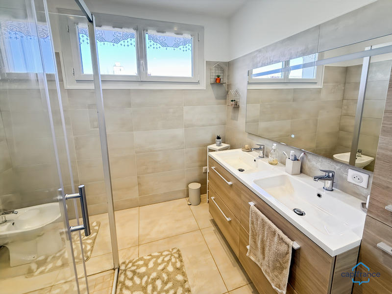 Maison - 105 m² - 4 pièces