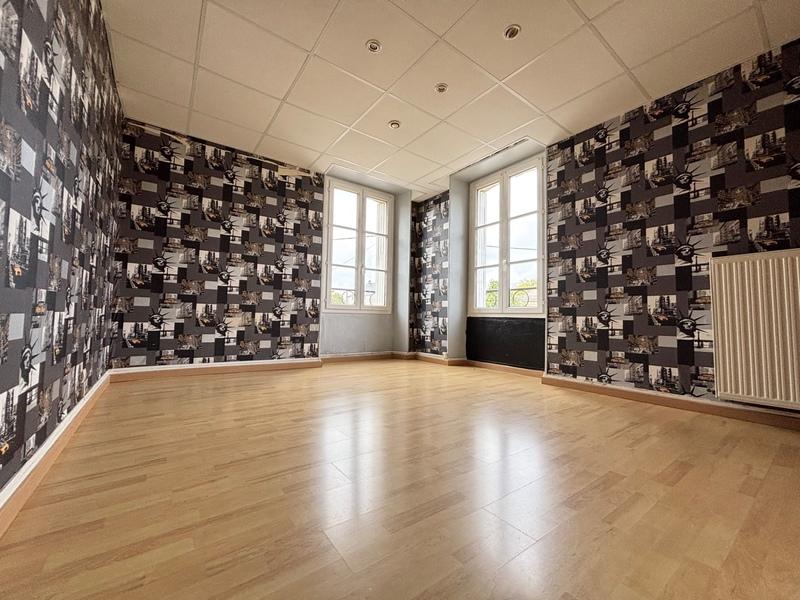 Maison - 268 m² - 7 pièces