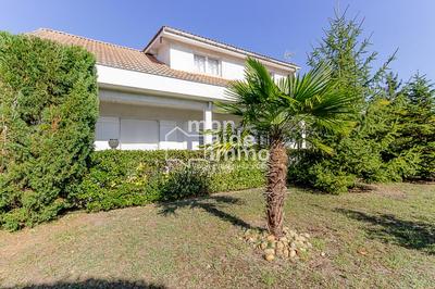 Maison - 172 m² - 6 pièces