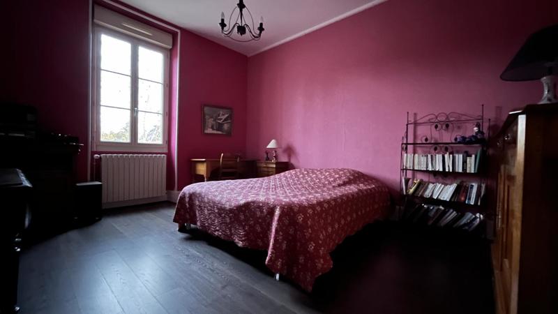 Maison - 220 m² - 9 pièces