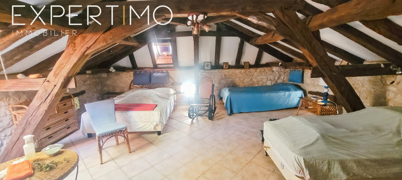 Maison - 250 m² - 7 pièces