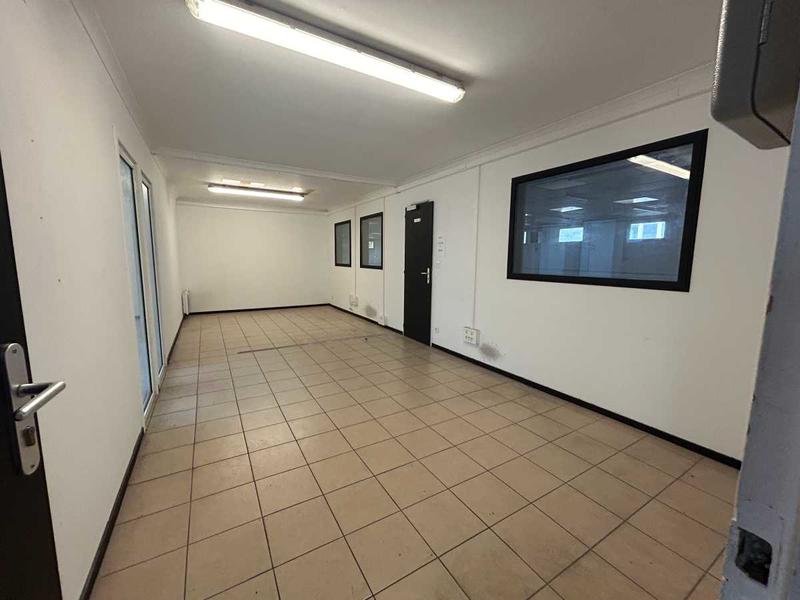 Local commercial - 1 067 m²