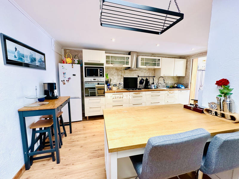 Maison - 160 m² - 5 pièces