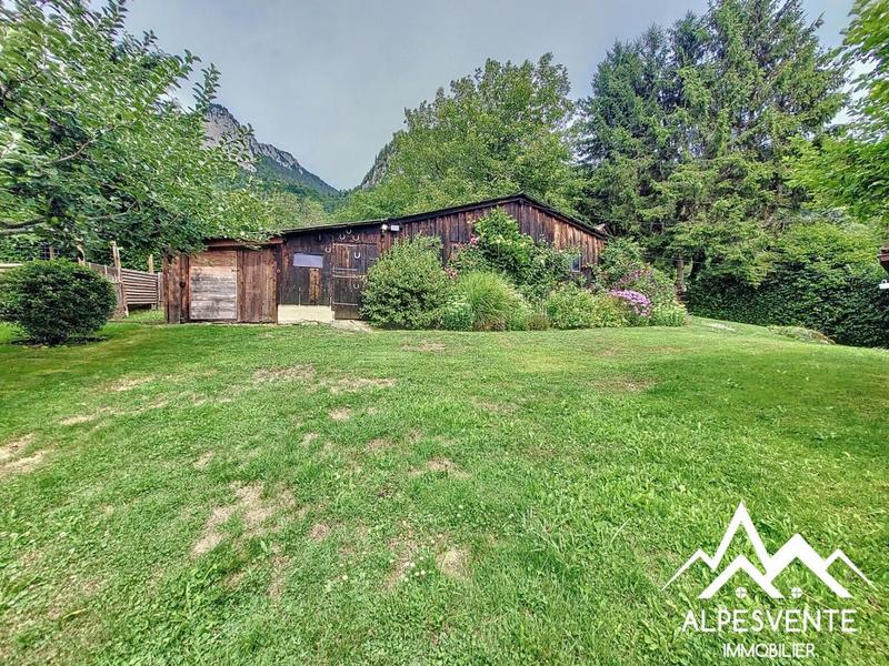 Maison - 249 m² - 9 pièces