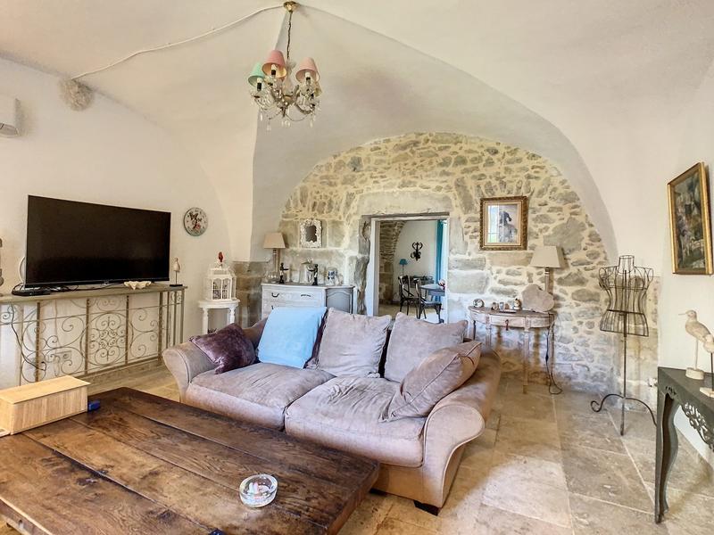 Maison - 467 m² - 10 pièces