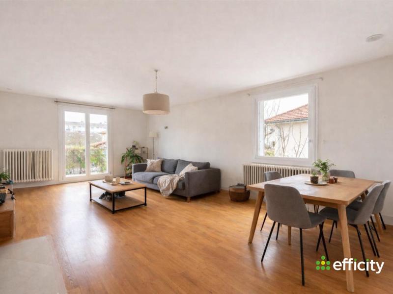 Maison - 159 m² - 7 pièces