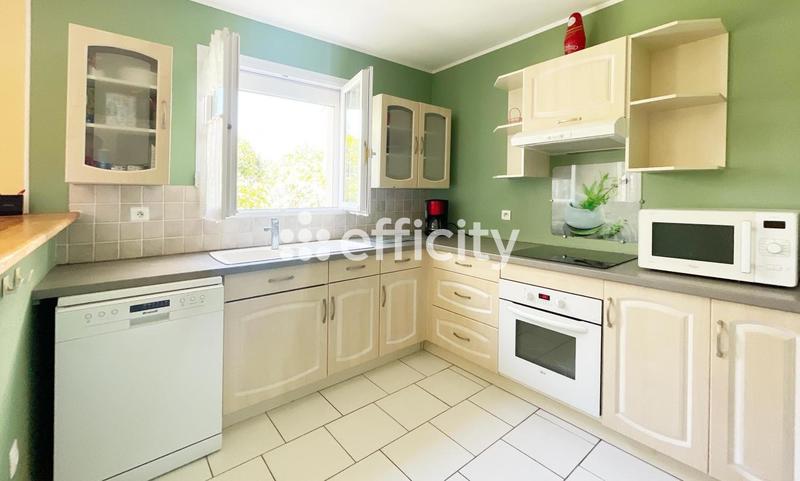 Maison - 93 m² - 5 pièces