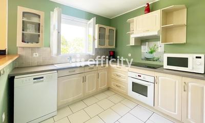 Maison - 93 m² - 5 pièces