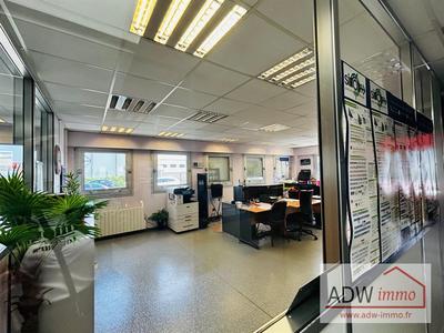 Local d'activités - 900 m²
