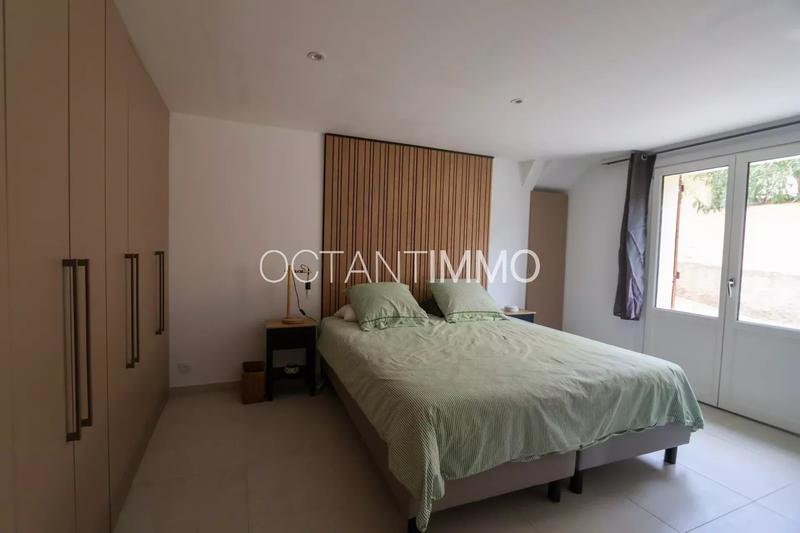 Maison - 220 m² - 5 pièces