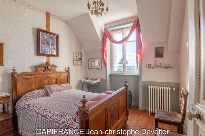 Maison bourgeoise - 235 m² - 8 pièces