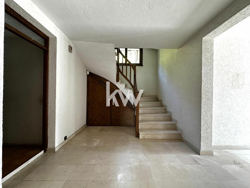 Maison - 365 m² - 17 pièces